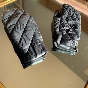 Black mittens Size L